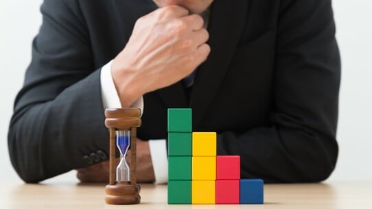 自分はいま、どちらをやるべき?積立投資と一括投資