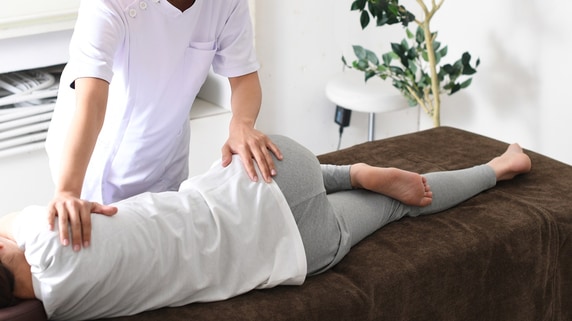 【なぜよくならない？】アトピー性皮膚炎、専門医が語る「民間療法」と「医師による治療」の線引き