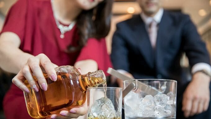 愛車はベンツ、高級クラブは月12回…資産5億円を継いだ「俺は富裕層だぞ！」が口癖の70歳男性、“借金”5億円を抱え姿を消した〈悲惨な末路〉【FPが解説】