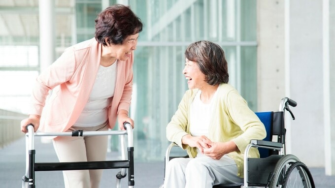 多くの老人ホームで「質の悪い介護職員」が急増しているワケ