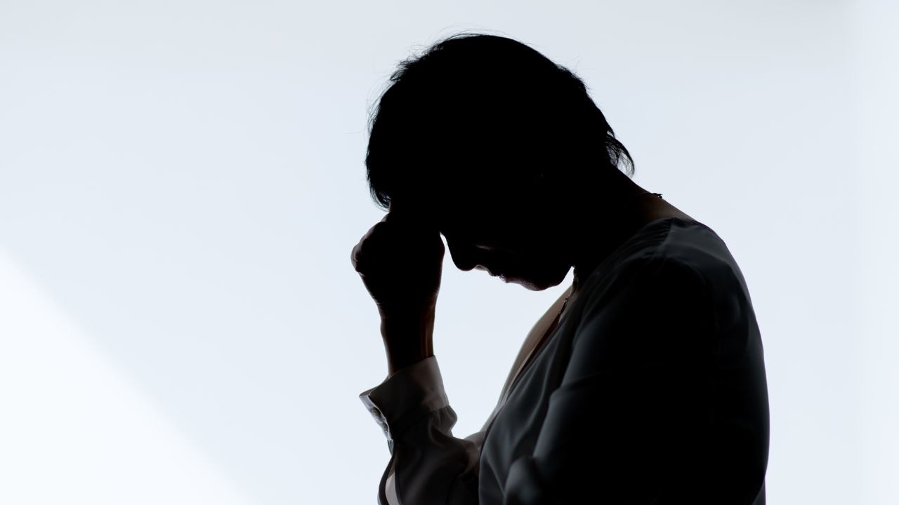 毎月赤字10万円、亡き父の遺産も底をつき…介護に追い詰められた〈54歳独身娘〉。〈要介護3・82歳母〉を前に、ふと浮かんだ「恐ろしい考え」の正体