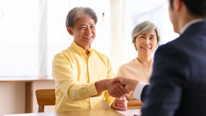 退職金が口座にあると使ってしまいそうで…定年後、人生ではじめて「投資信託」に投資した60代の事例【みんなが資産形成をはじめたきっかけ】