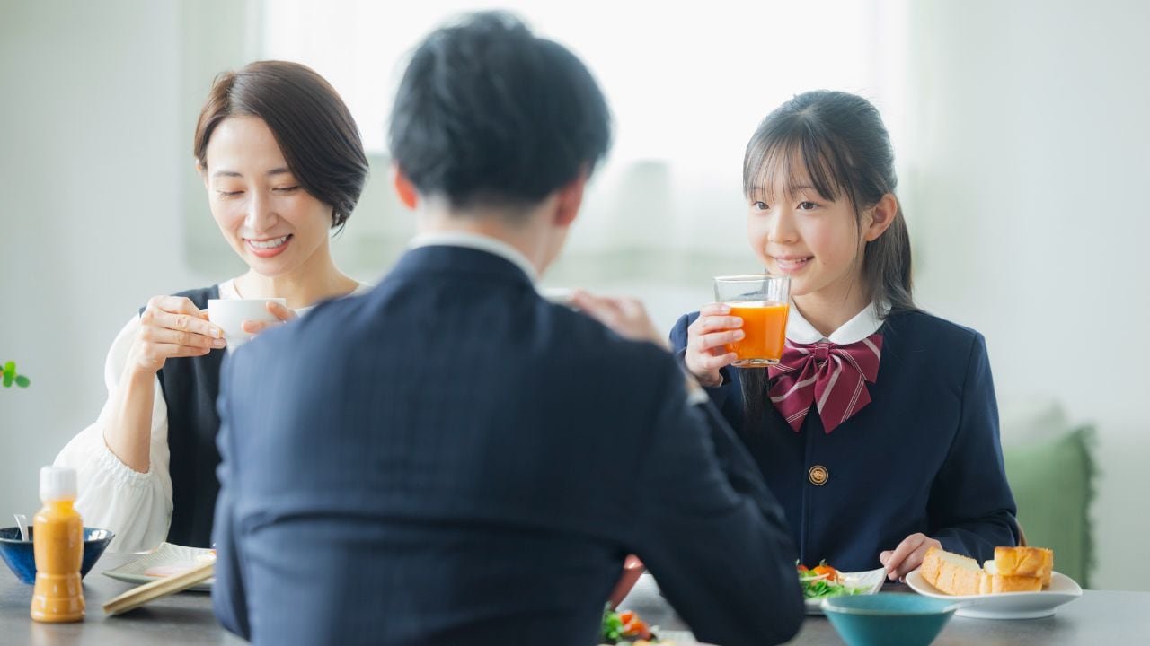 「私以外、借りている子はいませんでした」…お嬢様学校在学中にひとりで背負うことになった奨学金（560万円）、16歳で起きた〈実家の異変〉