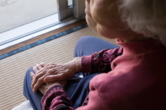 おばあちゃんは認知症なのではないだろうか…（画像はイメージです／PIXTA）