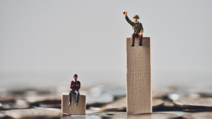 日本人の約10人に7人が「日常生活に不安」を抱えた2000年代“格差社会”が拡大したワケ【経済学研究院准教授が解説】