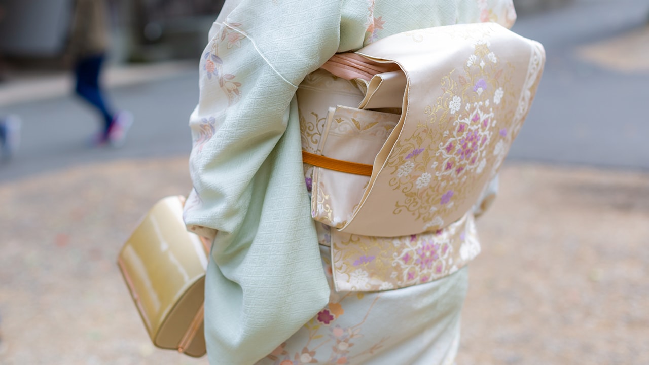 「今度はしゃぶしゃぶがいいな」〈世帯年収1,200万円〉弟夫婦の娘の七五三にも当然のように参加する46歳女性…家族が心配する「彼女の老後」