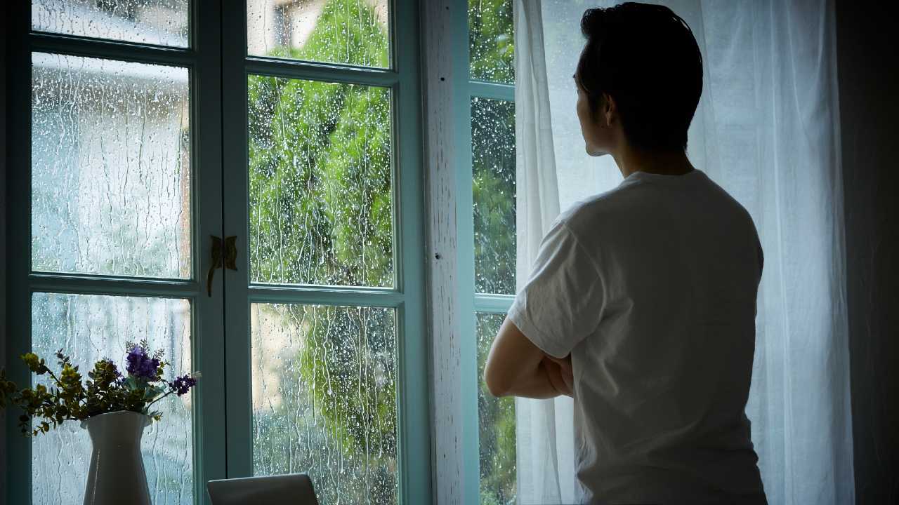 「漏水している」のに…補修工事を拒否する「2階の迷惑住人」【弁護士が解説】