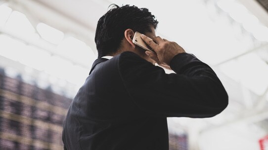 ある日突然、税務署から着信が…「税務調査の事前通知」が来たときの対処法【税理士が解説】