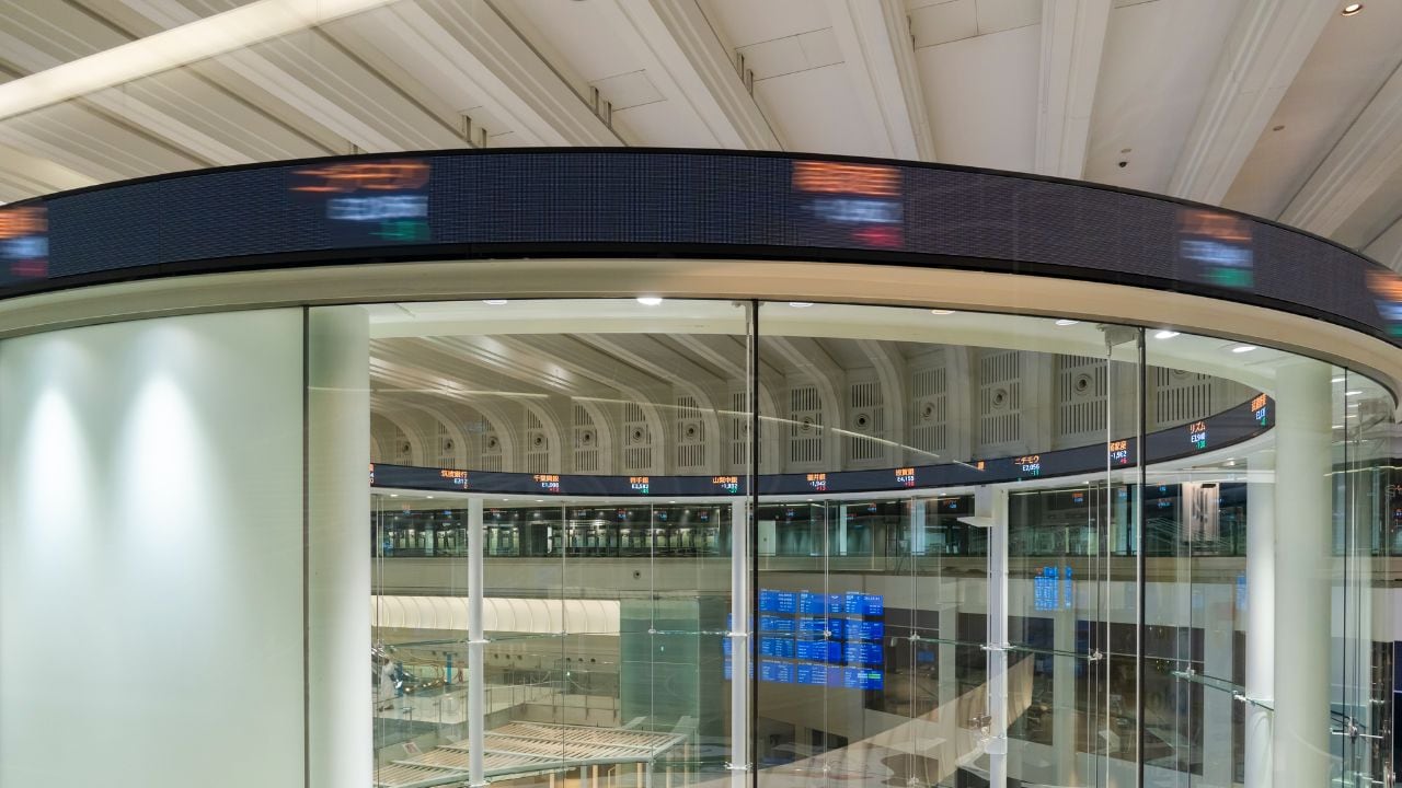 日経平均「5万5000円」は通過点か、天井か…個人投資家800人の「2026年相場」大予測