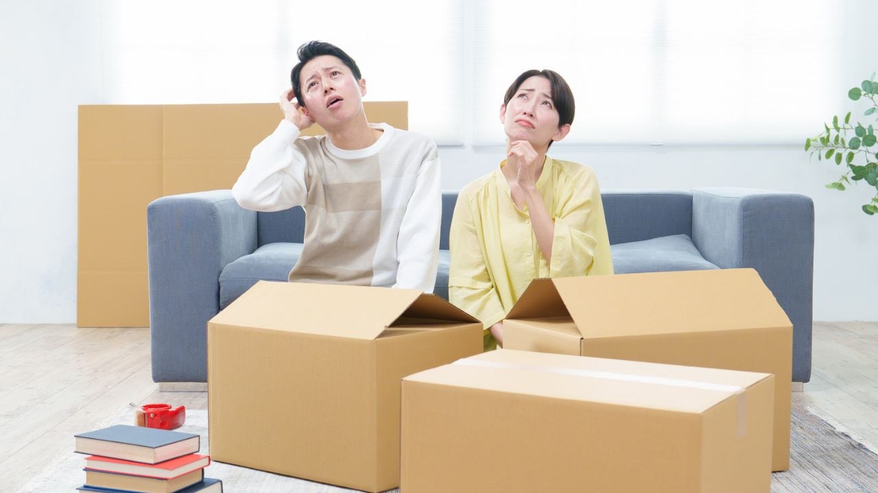 「郊外の4LDK庭付き一軒家」を購入した世帯年収1,100万円・30代夫婦の誤算。5年後、「都心のタワマンにしておけば…」と頭を抱えたワケ