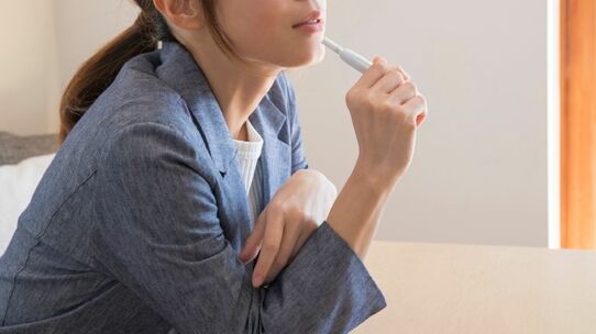 黄ばみやニオイだけじゃない…「タバコ」が歯医者にバレる“怖い理由”【歯科医師が解説】