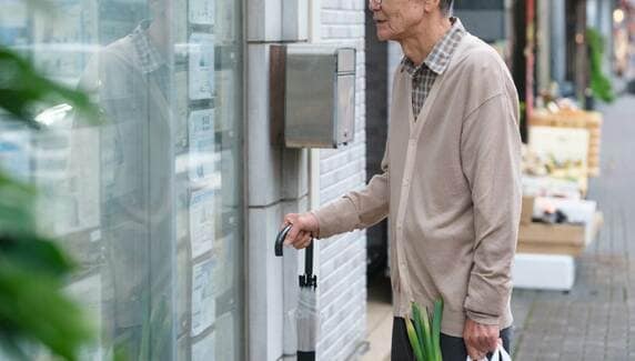 「庭も5LDKも手放しました」〈年金月14万円・68歳男性〉老後に団地への住み替えを決断したワケ
