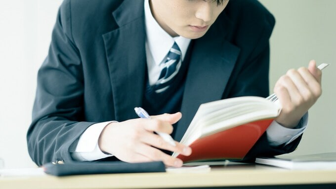舘ひろしも医学部受験2浪目に経験。浪人生の6割におとずれる「勉強離れ期」。一番多かった理由は？【浪人経験者へアンケート】