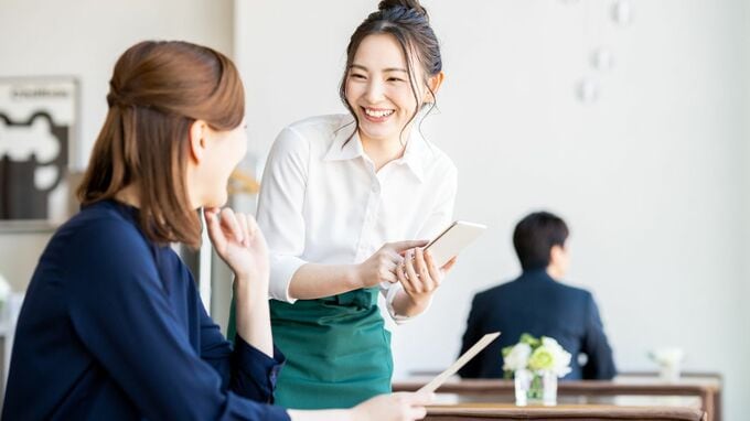 「私はお水で大丈夫」…満員のカフェで何も頼まず平然。650円のコーヒー代をケチる女性に告げた「正直なひと言」