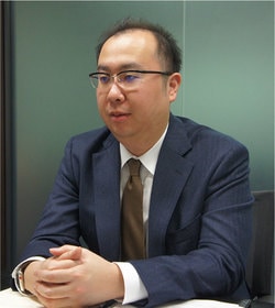 SBI CapitalBase株式会社 代表取締役
佐藤隼人 氏