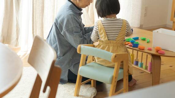「ばぁば、今度はいつ来る？」その一言が苦しい…〈年金月20万円・貯蓄1,000万円〉70歳女性、孫を愛しているのに会いに行けない理由