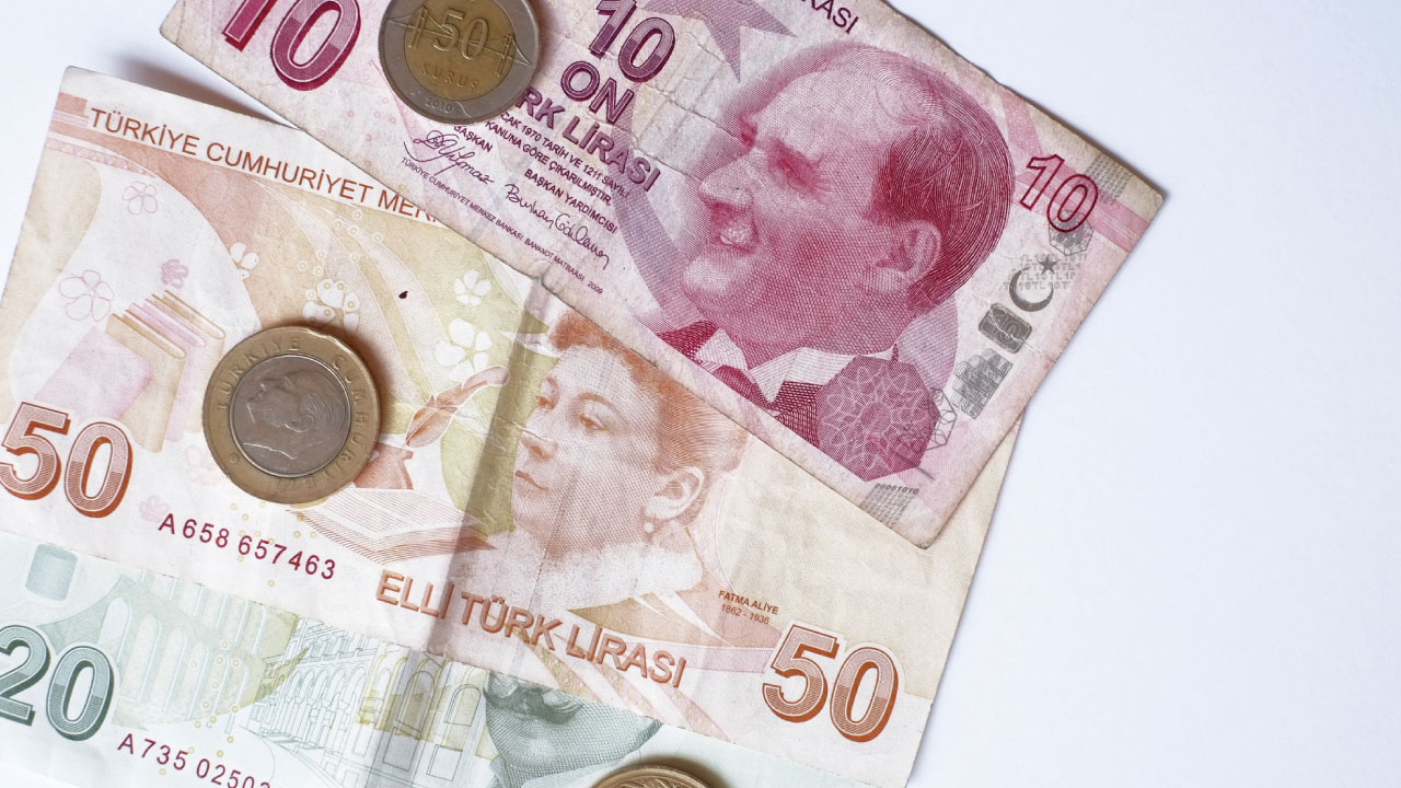 政情不安定、通貨下落…トルコが陥る負のスパイラルとは？