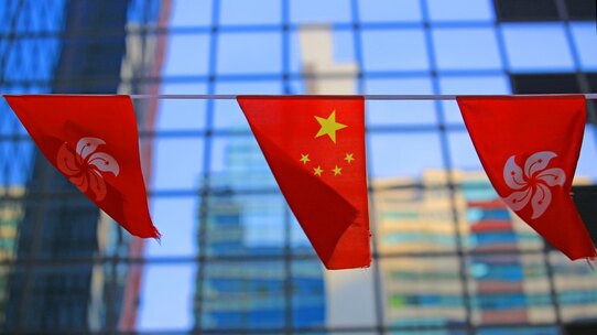 世界的に大幅利上げがつづくなか、日銀は緩和を維持。香港ハンセン指数は約11年ぶりの安値でベアマーケット入りの可能性