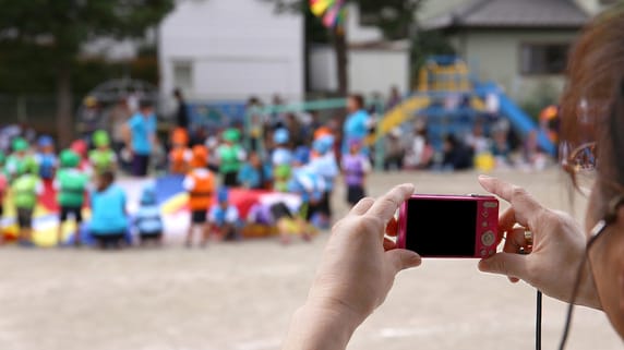 悪気はなかったの…孫の運動会での「やらかし」で〈年金23万円〉60代夫婦の生活が暗転。長男嫁を激怒させた〈1枚の写真〉 