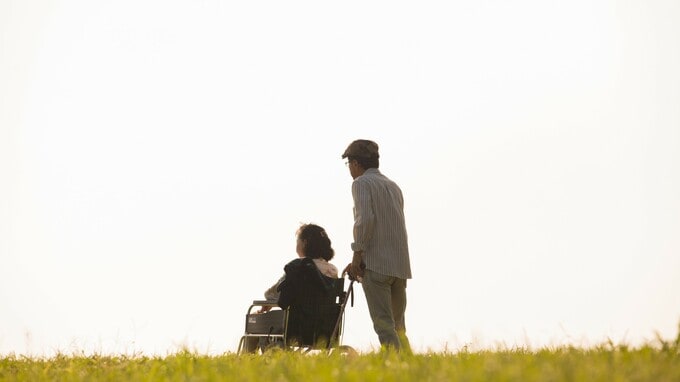 認知症の夫「俺がしっかりしなきゃ」いつも喧嘩、苛立ち…余命わずかの妻が願った最期の望み