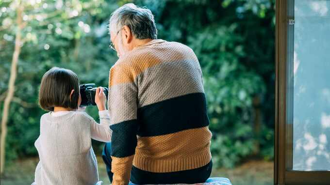 「生まれ変わっても、母さんと結婚したい」初恋、ボロボロの車…息子さえ知らなかった、孫が呼び起こした父の過去