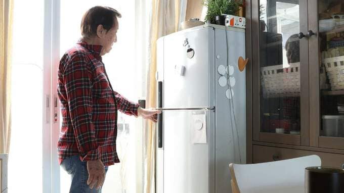 「年金支給日まであと4日…」〈年金月15万円・75歳男性〉冷蔵庫を見つめてため息をつく毎日
