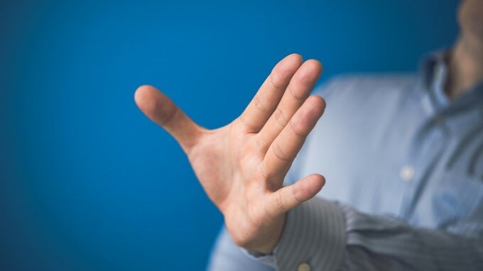 トラブル頻発の「立退き交渉」…退去を拒む借主にどう対処する？【弁護士が解説】