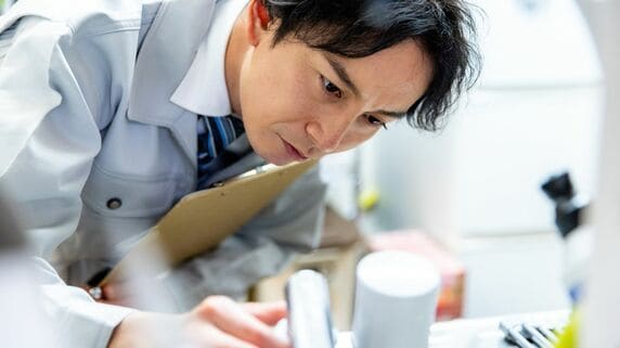 注文住宅は“誰から買うか”が重要！営業トーク丸暗記に、「すぐ決めてください！」が常套句…“自分都合担当者”に「質問攻め」が効果的な理由