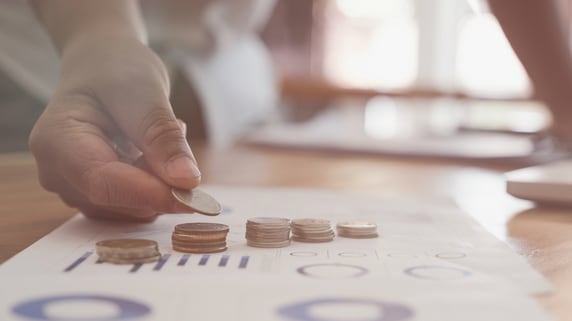 逓増定期保険(50%損金タイプ)の解約返戻率の比較