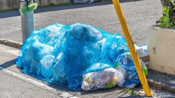 「ゴミだと思って捨てちゃったわ」…年金月23万円・66歳妻が押し入れ奥の“カビ臭い段ボール”を廃棄。良かれと思った〈生前整理〉が、夫婦の信頼を壊したワケ