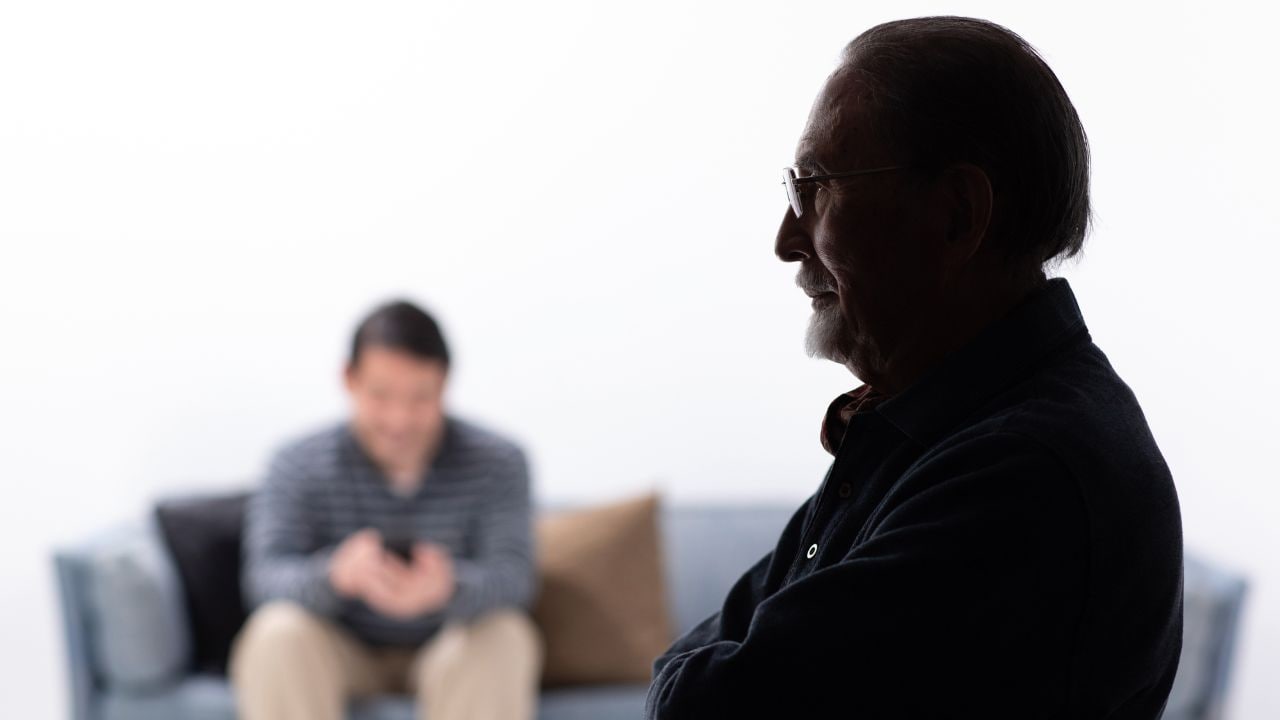 どうせ俺の金になるんだろ…働かない52歳息子の哀れな末路。〈年金月18万円〉〈貯金2,000万円〉、83歳父の「決死の覚悟」