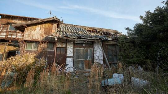 境界が不明・道路ナシ・屋根が越境…実家売却ありがちトラブル