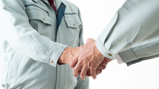 先代社長は「いつ」「どこまで」関わるべきか?事業承継を成功させるには