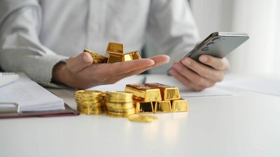 「儲かるから」ではない…“キャッシュレス”や“資産のデジタル化”が進むいま、富裕層が「金（GOLD）」を保有する理由