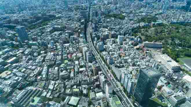 俯瞰視点で見下ろす都市の街並み