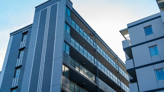 あなたもマンション買えますよ…世帯年収400万円・30代夫婦、自宅は競売・借金1300万円で「自己破産」へ。発端は、微笑む営業マンの「甘い言葉」