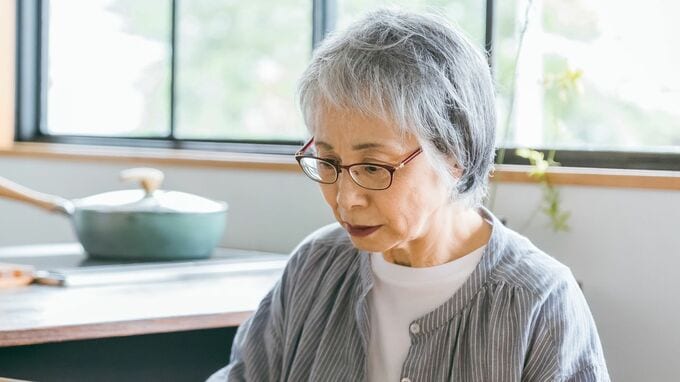 遺産総額5,000万円・80代兄の死で発覚の衝撃事実！「戸籍上は他人」、相続は可能か【弁護士が解説】