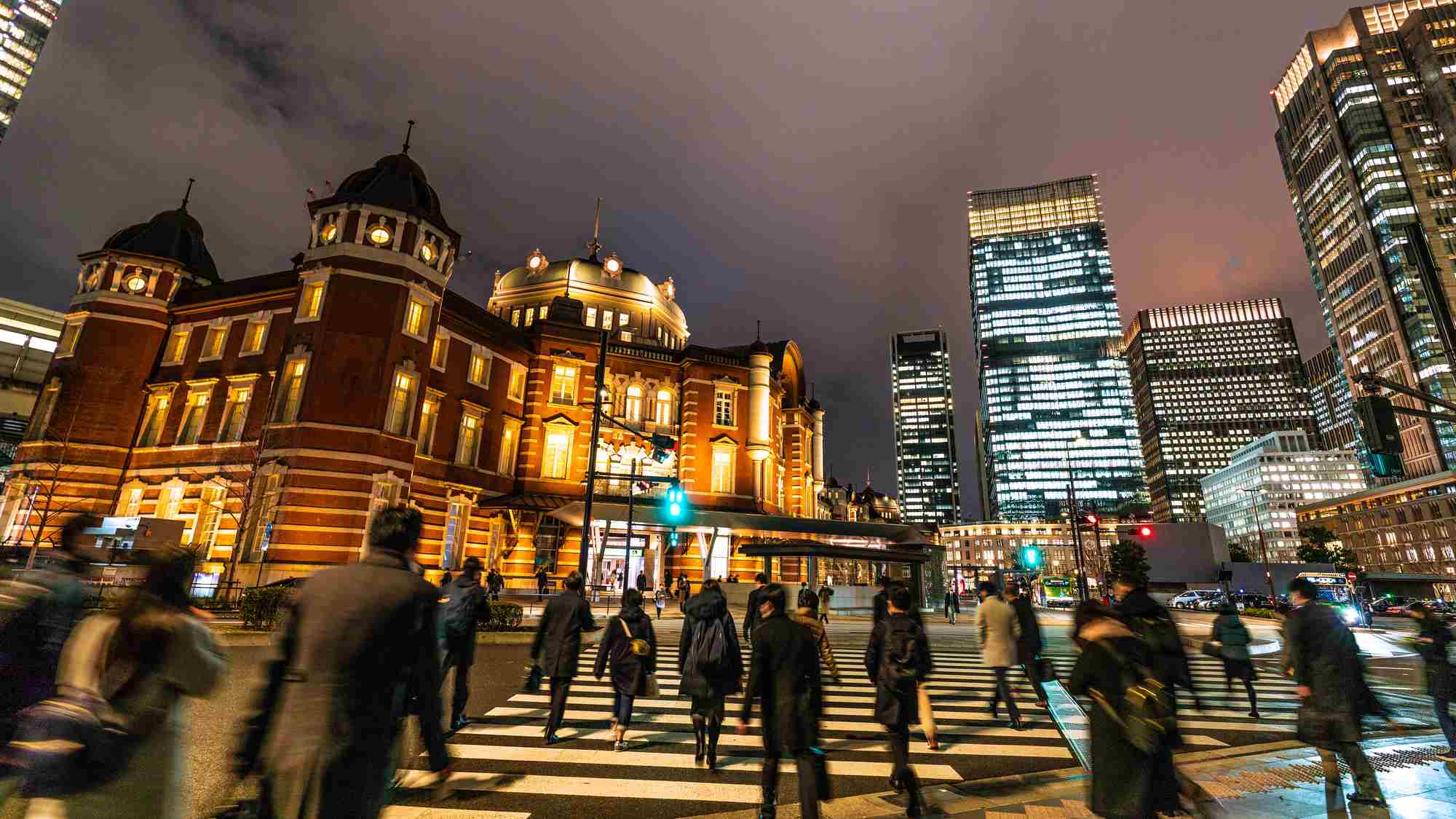 平均手取り「28万円」…オリンピックに湧く日本が「間もなく迎える辛い現実」