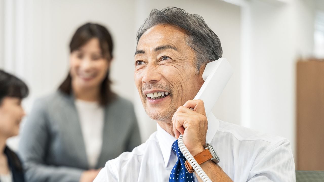 「あの人、まだ会社にしがみつく気？」年収350万円に激減でも、若手から冷たい視線を浴びても、再雇用・60歳元部長が「絶対会社を辞めない」と決意のワケ