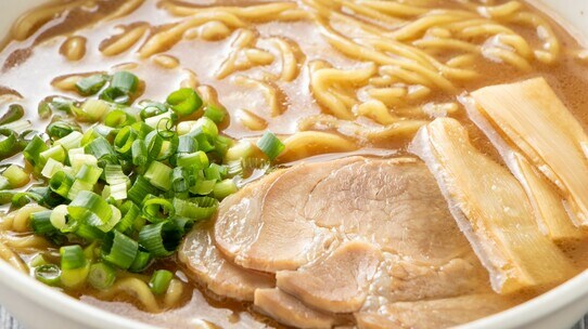 一蘭の「味集中カウンター」ブーム?…飲食店二極化の最終戦争