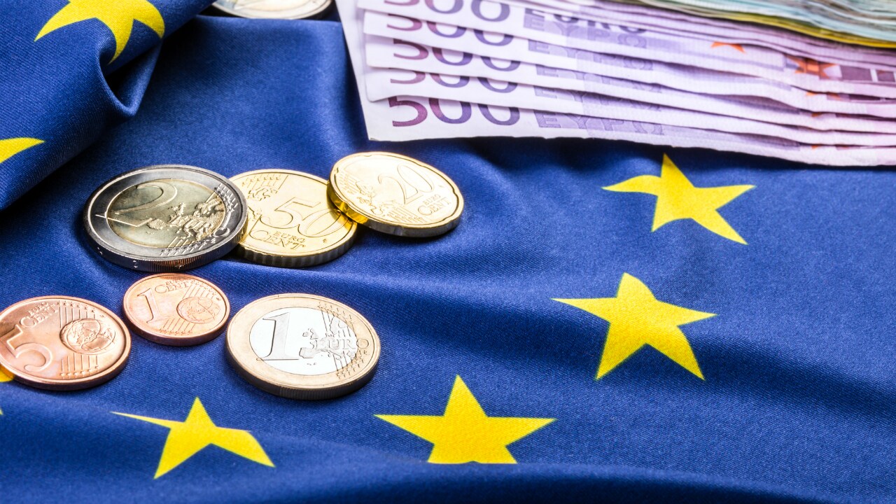 ECB、ユーロ圏景気下方シフトをにじませる