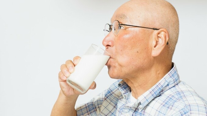 良かれと思った牛乳が骨を弱くする。40代からの「骨粗鬆症対策」、外科医が明かす新常識