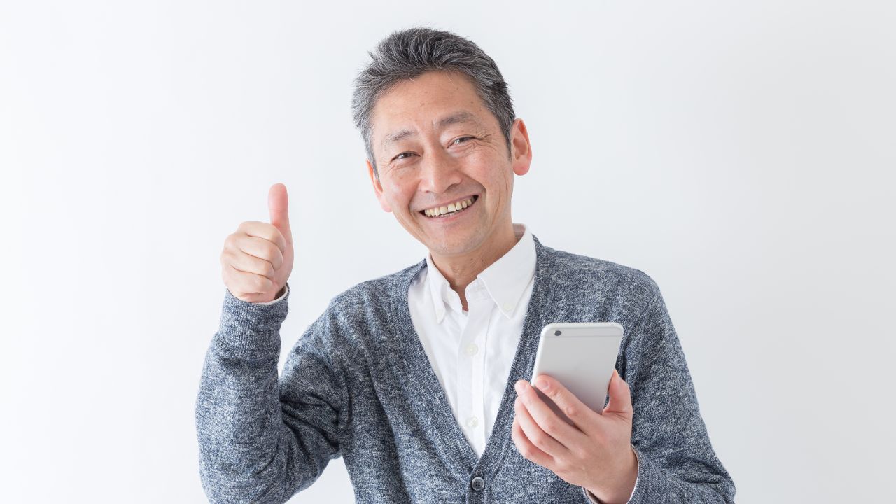  「年⾦受給を遅らせたら年⾦額が増額します」「いいね！」…65歳で〈年金月17万円〉のサラリーマン「ねんきん定期便」の謳い文句に安易にのって大後悔