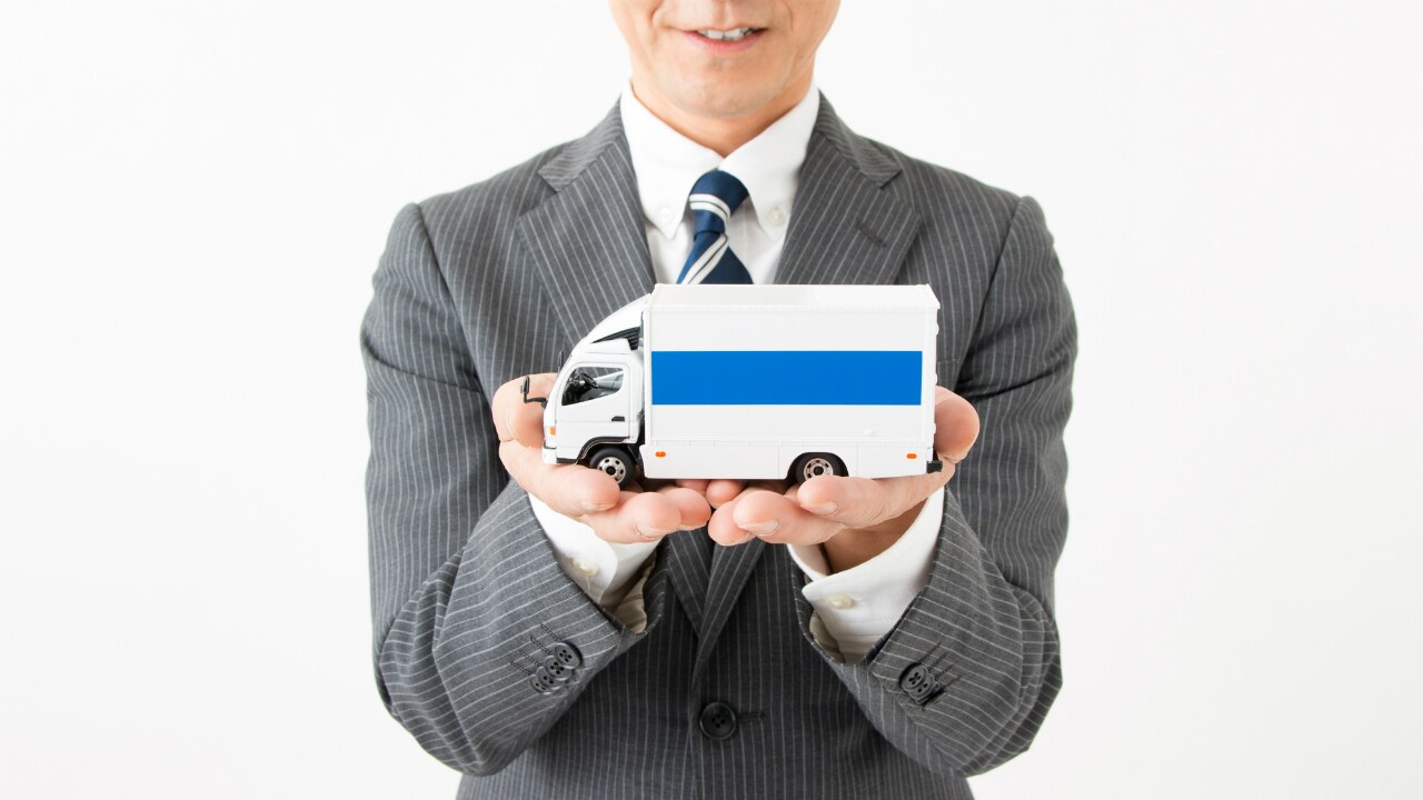 運送会社を親族に引き継ぐ際の検討事項とは?