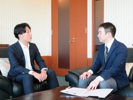 松井証券とのインタビュー取材風景