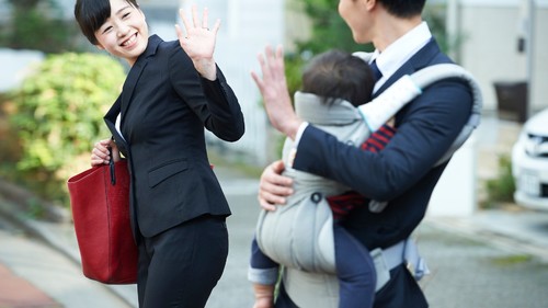 夫婦共稼ぎ家庭は郊外から会社に違い都心居住に。（※写真はイメージです／PIXTA）