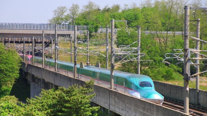 「待ってて、今すぐ行くから」…年金月15万円・79歳母のLINEに異変。気温38度の猛暑日、始発の新幹線で駆け付けた娘が見た“まさかの光景”　