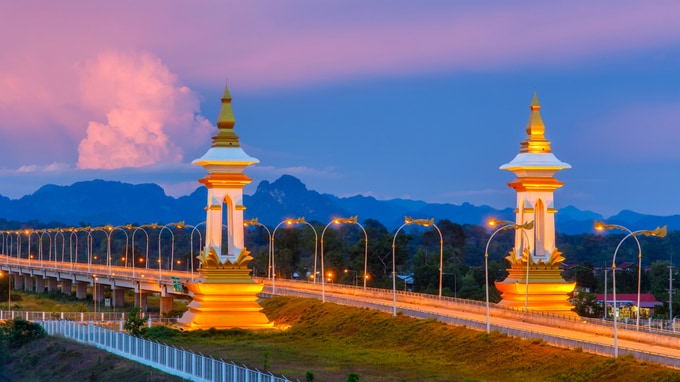 日本がメコン河に架けた橋によって激変する「サワンナケート」