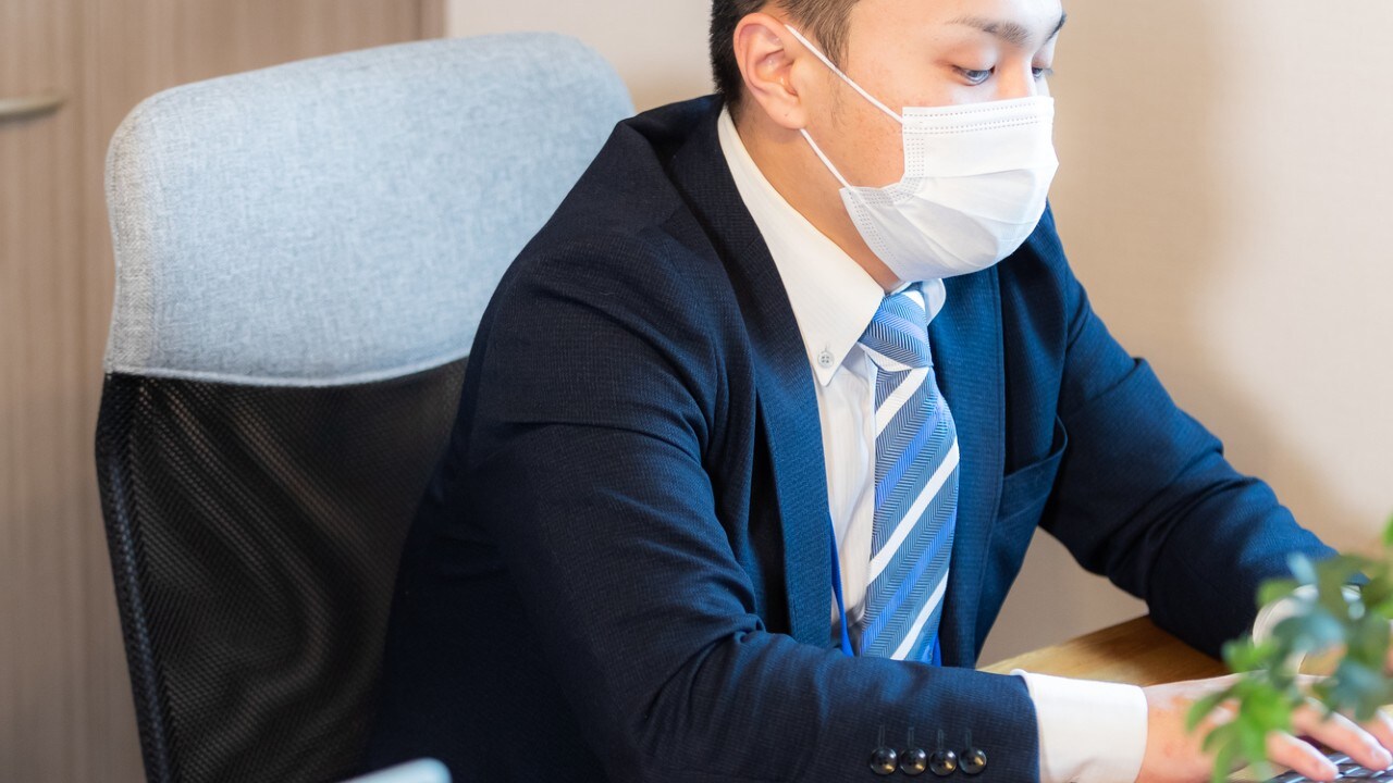 手取りは40万円台…日本の「課長・部長」生活きびしい貯金額