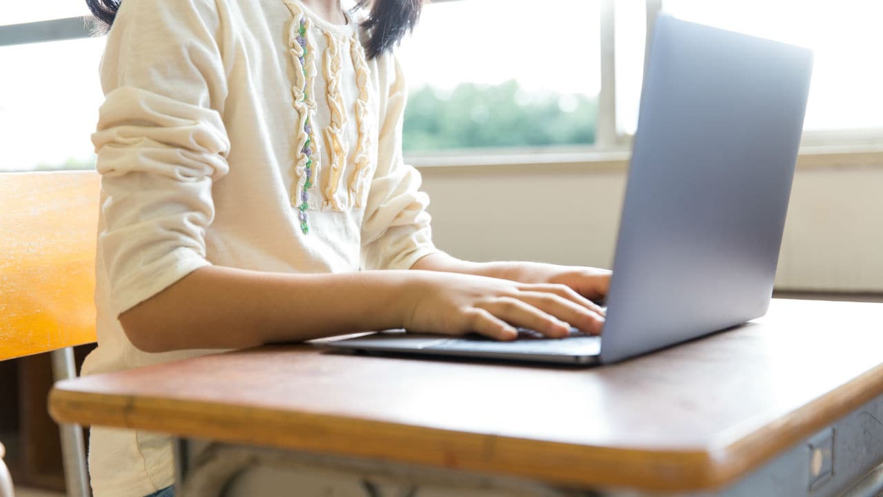 プログラミング試験検討 大学入試 IT人材育成へ 教育関連銘柄に注目!